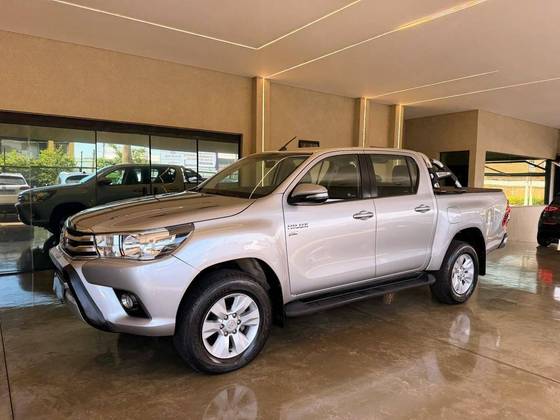 TOYOTA HILUX 2.7 SR 4X2 CD 16V FLEX 4P AUTOMÁTICO